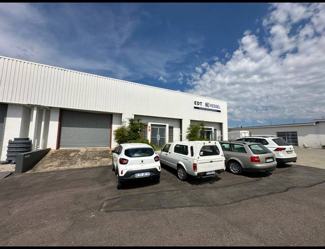 548M² WAREHOUSE TO LET IN LANSERIA